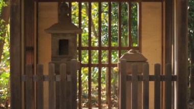 Nerima Aizenin tapınağında fener kulübede yakın çekim. Onun Tokyo geleneksel bir tapınak. fotoğraf makinesi: Canon Eos 7d