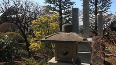 Nerima içinde Aizenin mezarında fener. Onun Tokyo geleneksel bir tapınak. fotoğraf makinesi: Canon Eos 7d