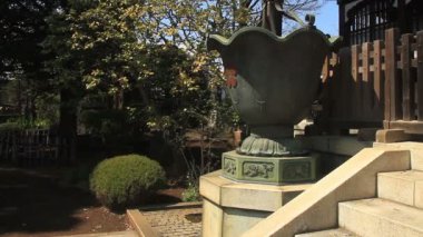 warter tank Nerima Aizenin tapınağında Mizuoke sol tarafta. Onun Tokyo geleneksel bir tapınak. fotoğraf makinesi: Canon Eos 7d