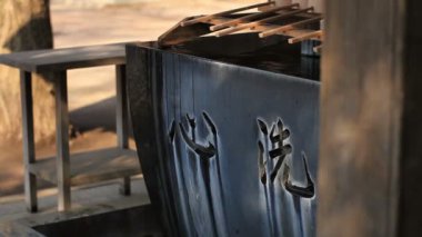 Hikawa tapınak Chozuya su düşmek Hikawa tapınak Nerima içinde de. Onun Tokyo geleneksel bir tapınak. fotoğraf makinesi: Canon Eos 7d