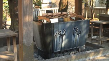 Hikawa tapınak sol tarafta tam Hikawa tapınak Nerima içinde ateş Chozuya / fotoğraf makinesi: Canon Eos 7d