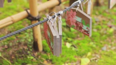 Eski adak tabletleri Nezu tapınak orta, yüksek açı vurdu. Onun Tokyo geleneksel bir konumda.