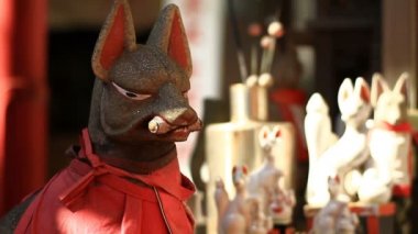 Haneda Anamoriinari tapınak Fox'da koruyucu ön odak kapatın. Onun Tokyo geleneksel bir tapınak. fotoğraf makinesi: Canon Eos 7d