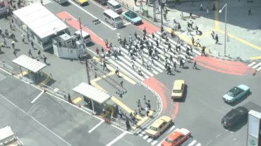 Shibuya geçişi gündüz yüksek açı. / Onun Tokyo Shibuya konum. fotoğraf makinesi: Canon Eos 7d