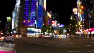 Gece sukut 4k vasıl Akihabara geçiş geniş vurdu. / Onun Tokyo şehir konum. 4k ve zaman atlamalı. fotoğraf makinesi: Canon Eos 7d