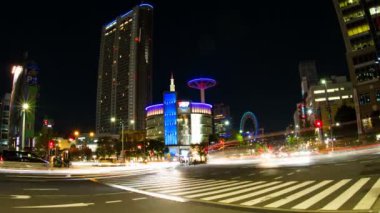 Gece Tokyo dome yakınındaki geniş atış sukut 4 k düşük çekim / onun Tokyo şehir konum. 4k ve zaman atlamalı. fotoğraf makinesi: Canon Eos 7d