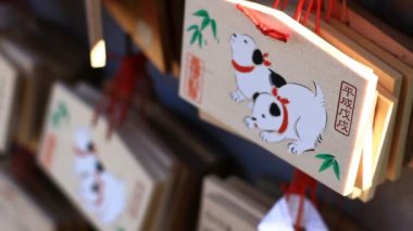 Adak tablet Tokyo yüksek açı açık raf odak Kongouji Tapınağı'nda. / Onun Tokyo geleneksel bir konumda. fotoğraf makinesi: Canon Eos 7d