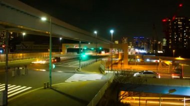 Gece sukut 4k Ariake istasyonu düşük çekim önünde. / Onun Tokyo şehir konum. 4k ve zaman atlamalı. fotoğraf makinesi: Canon Eos 7d