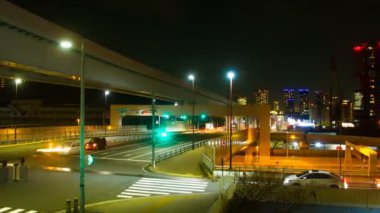 Gece sukut 4k önünde geniş atış Ariake istasyonu vınlamak dışarı. / Onun Tokyo şehir konum. 4k ve zaman atlamalı. fotoğraf makinesi: Canon Eos 7d