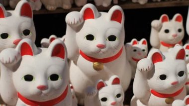 Heykel kediler Merkezi Tokyo Gotokuji Tapınağı'nda. / Onun Tokyo geleneksel bir konumda. fotoğraf makinesi: Canon Eos 7d