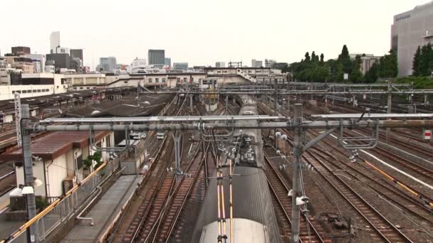 Železniční Poblíž Nádraží Ueno Široký Záběr Jeho Umístění Města Tokiu — Stock video