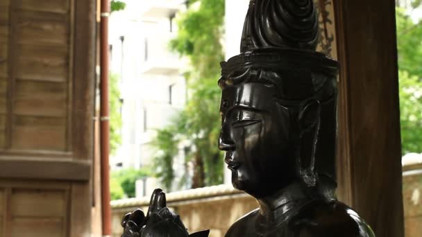 Estatua Bosatsu Templo Japonés Tokio Lugar Tradicional Tokio Cámara Canon — Vídeos de Stock