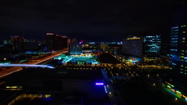 Een avond timeapse van de stad landschap bij de stedelijke stad in Ariake Tokio brede shot — Stockvideo