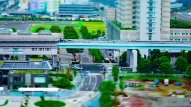 Un timelapse di strada della città alla città urbana come in miniatura in Ariake Tokyo turno di inclinazione diurna — Video Stock