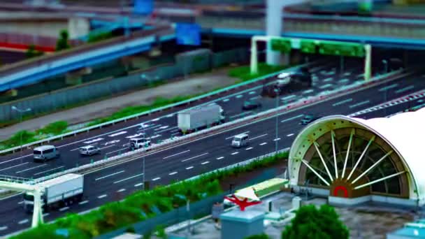 Ein Zeitraffer der Stadtstraße in der Stadt wie eine Miniatur in der Kippschicht des Tokyo-Tages — Stockvideo