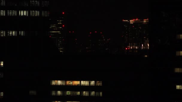 Un paysage urbain nocturne à Shinagawa Tokyo grand angle long shot — Video