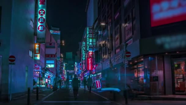 Μια νύχτα timelapse του δρόμου νέον στο κέντρο της πόλης στο Shinjuku Τόκιο ευρύ πλάνο — Αρχείο Βίντεο