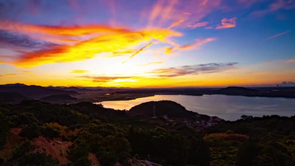 滨松水冈高山广角拍摄的奥库哈玛纳湖附近的日出时间 — 图库视频影像
