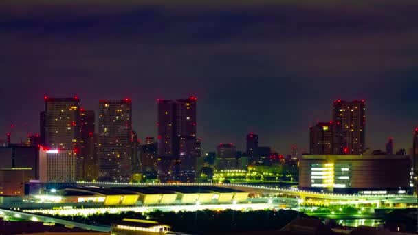 A hajnali időeltolódás a városi utcában Ariake Tokyo nagy szögben nagy lövés dönthető — Stock videók