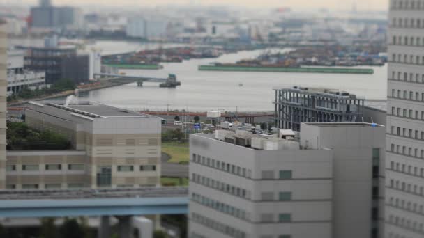 Μια θέα υψηλής γωνίας κοντά στην περιοχή κόλπο στο Τόκιο μέρα μακριά shot συννεφιά — Αρχείο Βίντεο