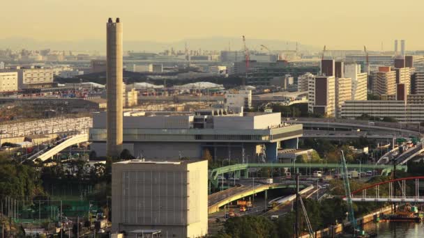 Miejska ulica w pobli ¿u zatoki teren na miejskim miasteczku w Shinagawa Tokio wysoki kąt d ³ ugi strzał — Wideo stockowe