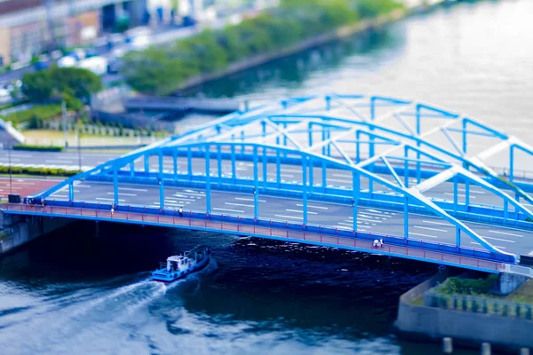 En stadsgata nära floden i Shinagawa Tokyo hög vinkel tiltshift — Stockfoto