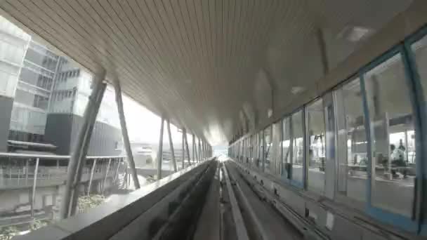 Un timelapse del punto de vista sobre el ferrocarril en la línea Yurikamome en Tokio — Vídeos de Stock