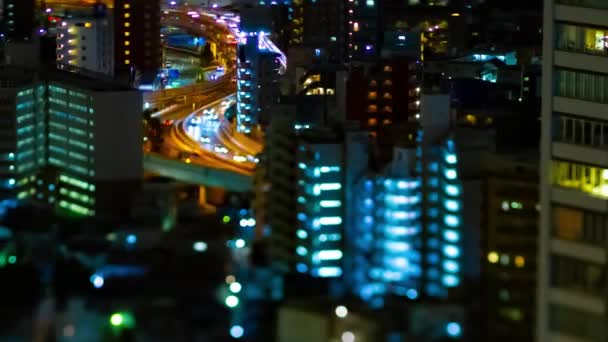 Μια νύχτα timelapse της εθνικής οδού στην αστική πόλη στο Τόκιο tiltshift panning — Αρχείο Βίντεο