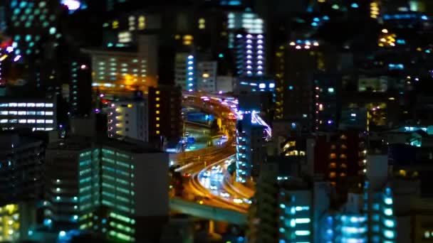 Μια νύχτα timelapse της εθνικής οδού στην αστική πόλη στο Τόκιο tiltshift panning — Αρχείο Βίντεο