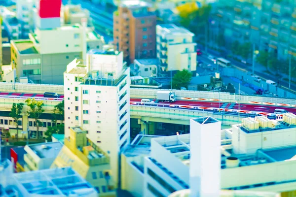 Een rijweg bij de stedelijke stad in Tokio tiltshift — Stockfoto