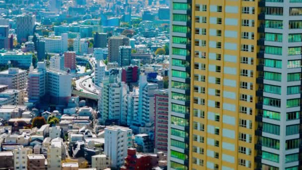 Včasný náklon dálnice v městském městě v Tokiu — Stock video