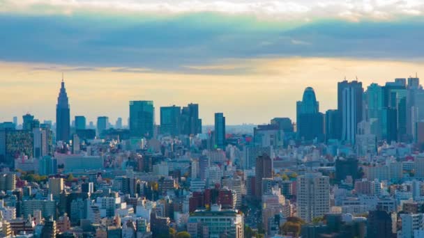 Een timelapse van de stad landschap in Tokio hoge hoek lange shot zoom — Stockvideo