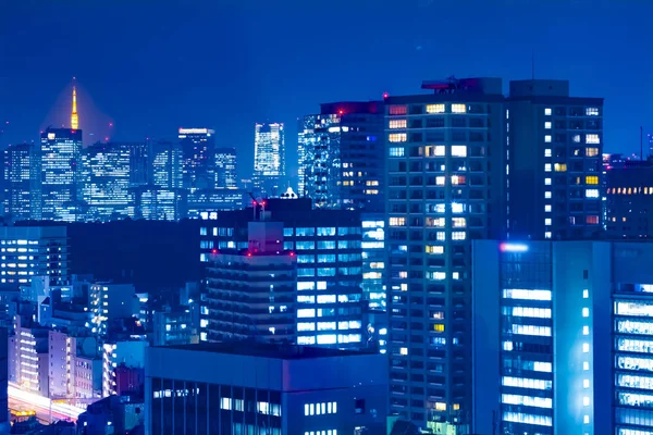 도쿄에 있는 도시의 도시의 야간 도시 경관은 긴 샷 — 스톡 사진