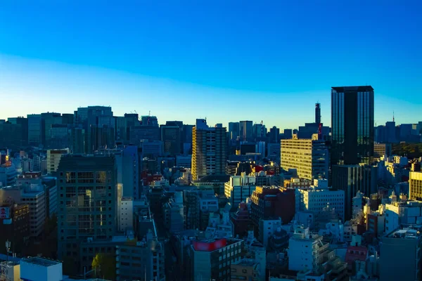 En gryning stadsbild i Tokyo hög vinkel vid skott — Stockfoto