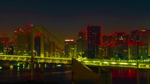 Un timelapse del amanecer de la carretera del puente en el área de la bahía en la inclinación larga de Tokio — Vídeo de stock