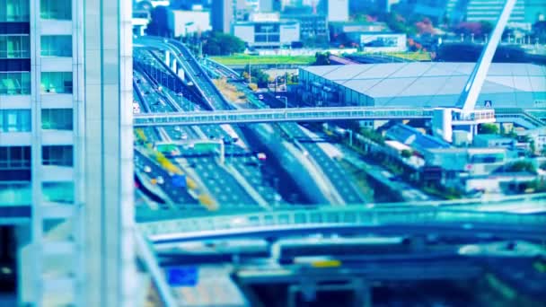 Včas miniaturní dálnice v městském městě v Tokiu náklon posuvu — Stock video