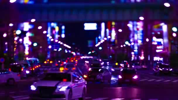 Een avond timelapse van de neon straat bij de benedenstad in Akihabara Tokio gok — Stockvideo