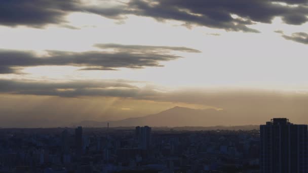 Egy alkonyati panoráma városkép Tokióban. — Stock videók