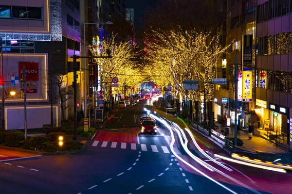 Noc osvětlená ulice v centru Shibuya Tokyo — Stock fotografie