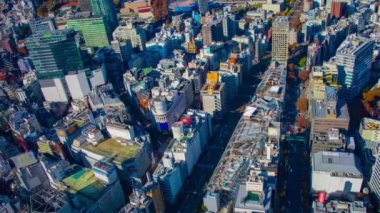 Tokyo kentindeki şehir manzarasının zaman çizelgesi. Yüksek açılı geniş açılı çekim.