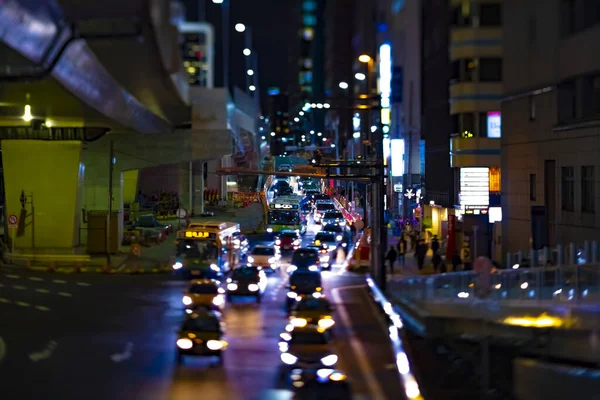 Una calle de neón miniatura nocturna en Shibuya Tokyo tiltshift — Foto de Stock