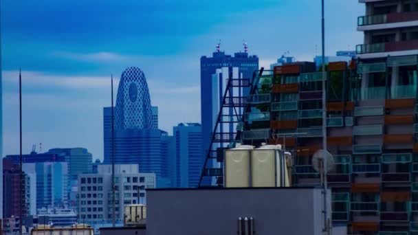 Un timelapse de paisaje urbano en la ciudad urbana de Tokio gran angular inclinación tiro largo — Vídeo de stock