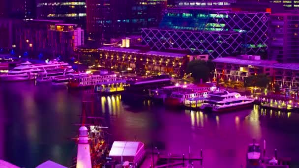 シドニーのダーリング港のベイエリアの日の出のタイムラプス高角度のロングショット傾き — ストック動画