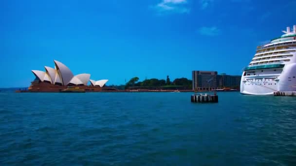 Sydney 'deki limanın yakınındaki Opera binasından bir tmelapse. — Stok video