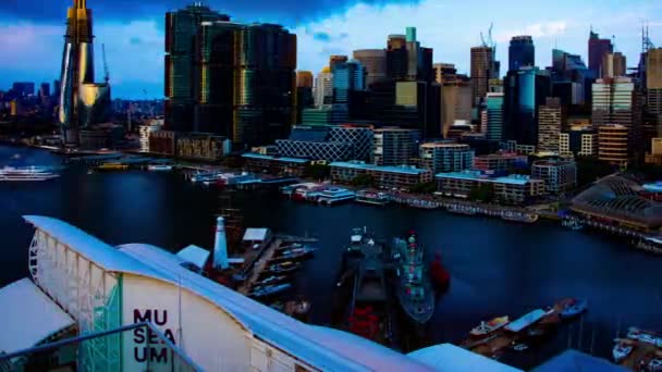 Sydney 'deki Darling Limanı' nın alacakaranlık zaman çizelgesi geniş açılı çekim alanı. — Stok video