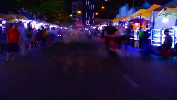 Uma noite timelapse da rua neon no mercado Ben Thanh em Ho Chi Minh Vietnã tiro largo panning — Vídeo de Stock