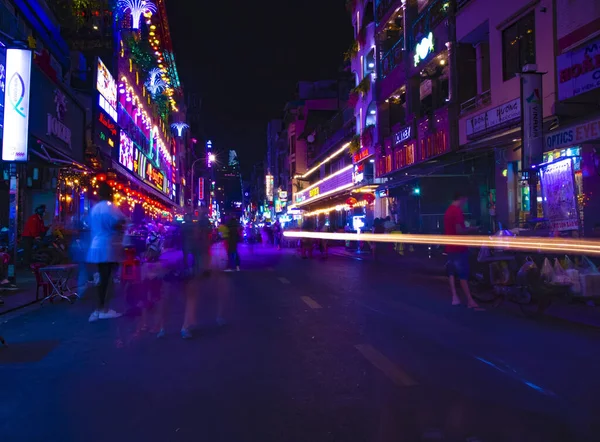 A night neon downtown at Bui Vien street in Ho Chi Minh Vietnam wide shot — Stock Photo, Image