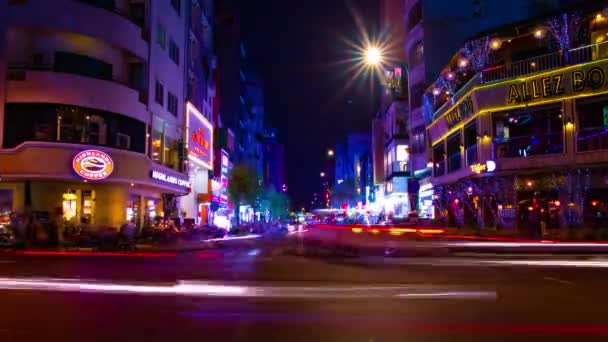 En natt timelapse av neon centrum på Bui Vien gatan i Ho Chi Minh Vietnam bred skott — Stockvideo