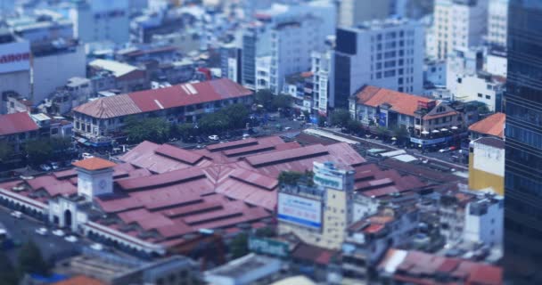 Wysoki kąt widzenia miniaturowej ulicy na rynku Ben Thanh w Ho Chi Minh tiltshift — Wideo stockowe