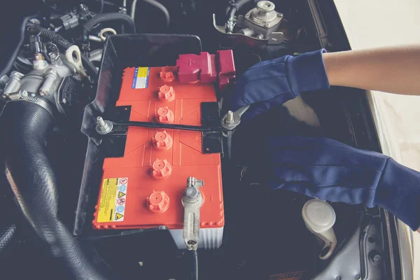 Maintenance car battery by your salf